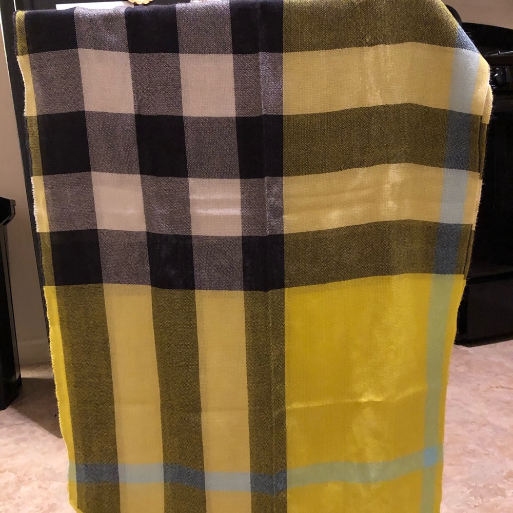 Burberry scarf